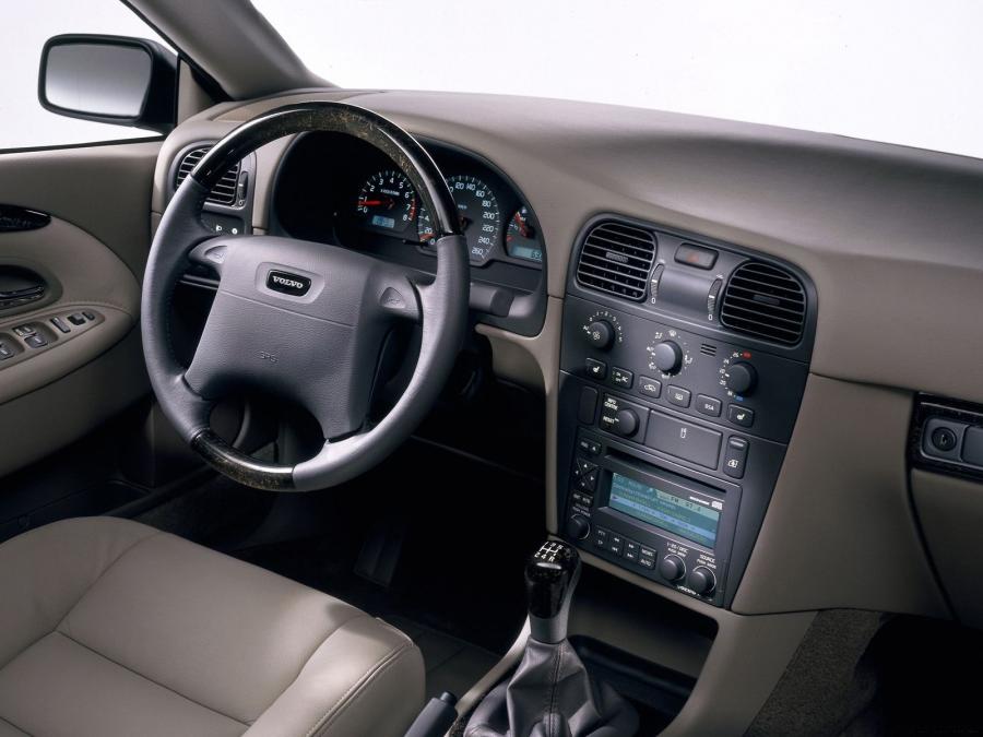  Volvo S40 1999 года  (фото 17 из 17)